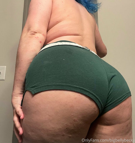Curvybecky
