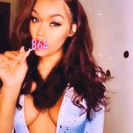 Nacktes geleaktes OnlyFans-Foto von Queenie