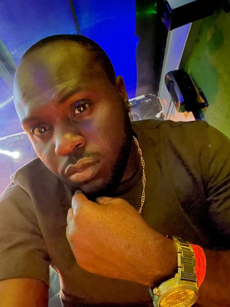 Nacktes geleaktes OnlyFans-Foto von Rampl