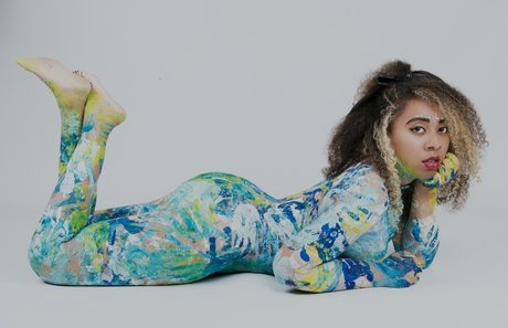 Nacktes geleaktes OnlyFans-Foto von Rhot