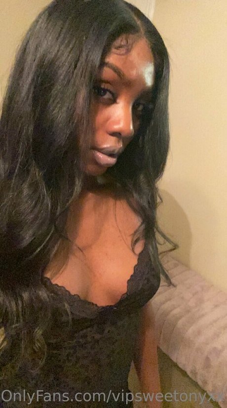 Vipsweetonyxx