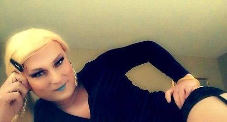 Nacktes geleaktes OnlyFans-Foto von Dovima Vanaussen