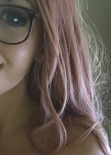 Nacktes geleaktes OnlyFans-Foto von Riley Leigh