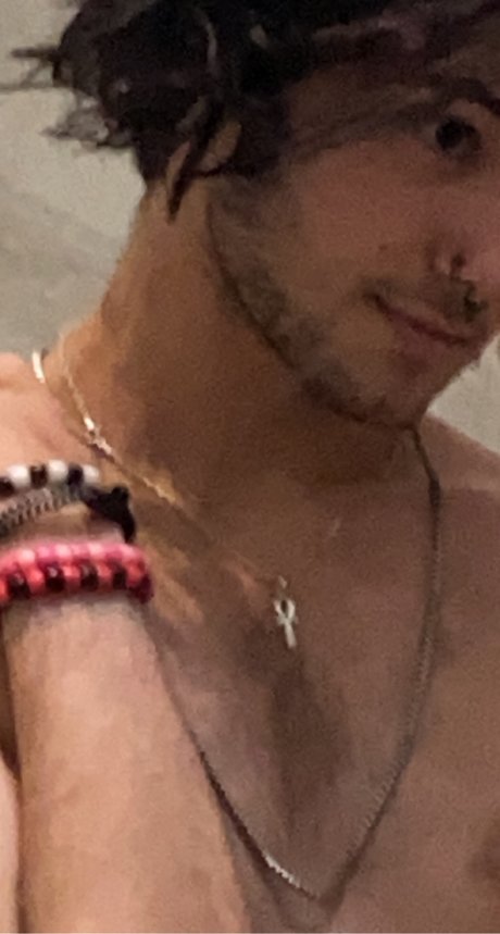 Nacktes geleaktes OnlyFans-Foto von Zan