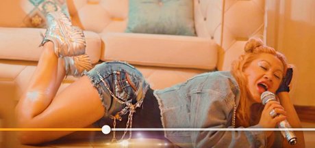 La Chica Fuego Jeanneth