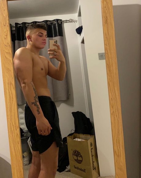 Nacktes geleaktes OnlyFans-Foto von Ross