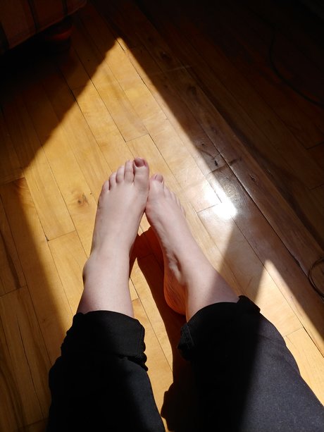 Nacktes geleaktes OnlyFans-Foto von Tinyfeetandtoes