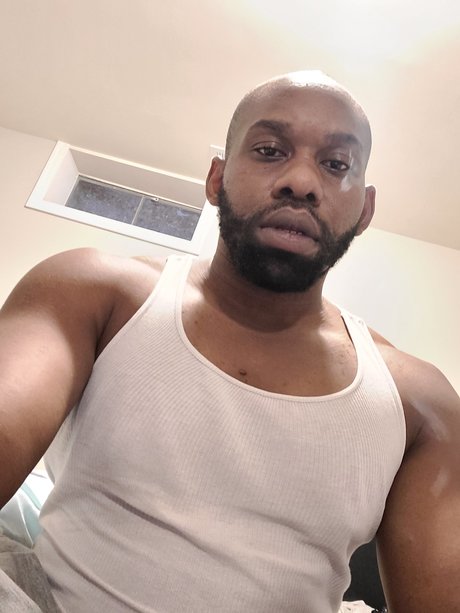 Nacktes geleaktes OnlyFans-Foto von 2nastee