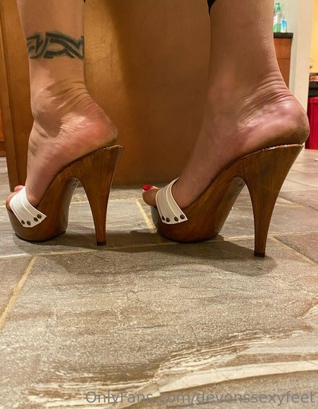 Devonssexyfeet