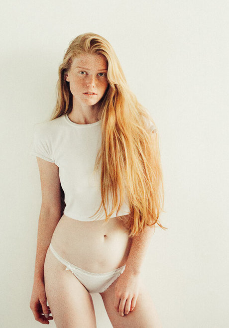 Nacktes geleaktes OnlyFans-Foto von Anna Deniro