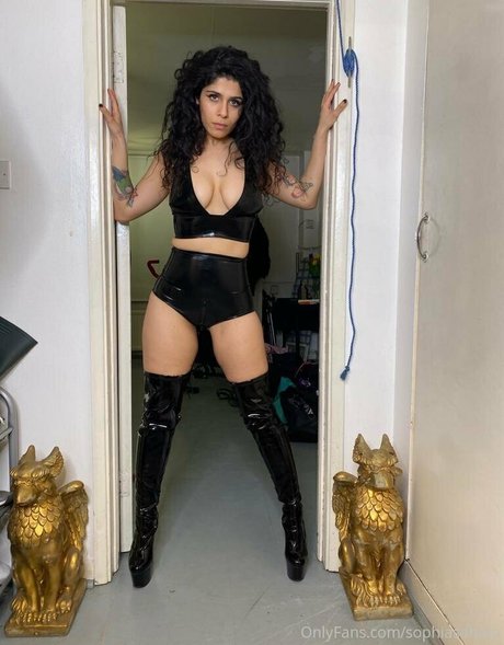 Mistresssophiasahara