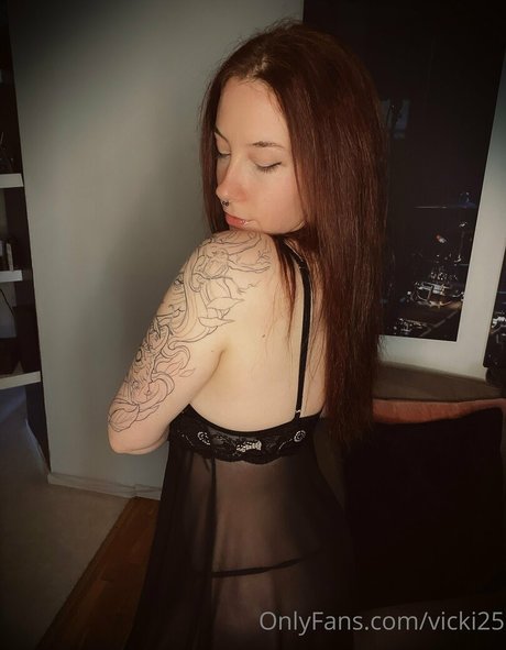 Vicki25