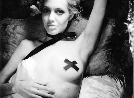 Nacktes geleaktes OnlyFans-Foto von Angelina Jolie