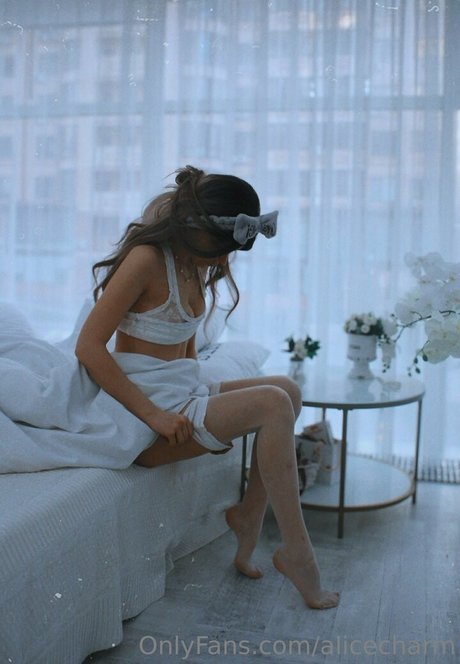 Nacktes geleaktes OnlyFans-Foto von Alicecharm