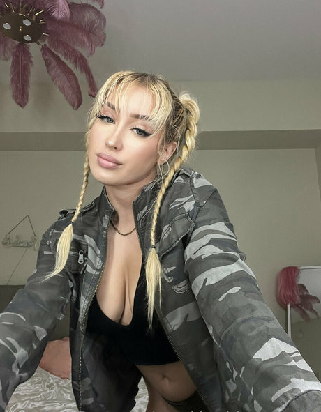 Snackinwithanastasia