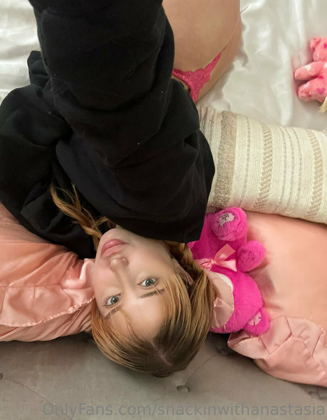 Snackinwithanastasia