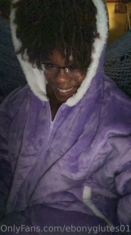 Ebonyglutes01