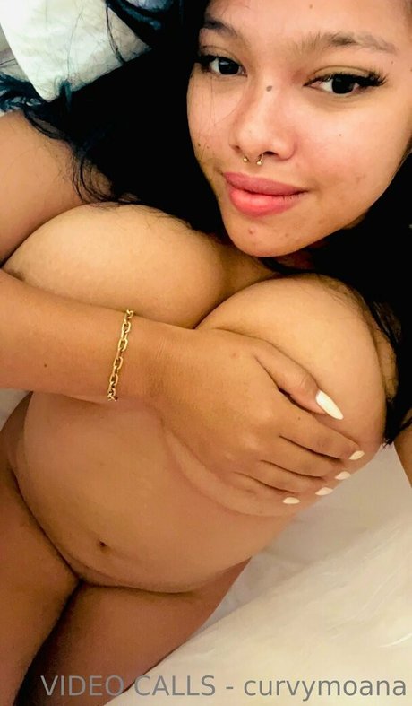 Curvymoanaaa