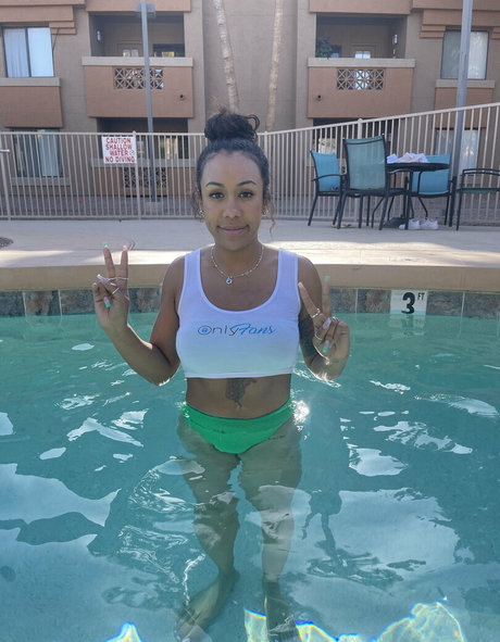 Thatonegirlmikeyvlogs