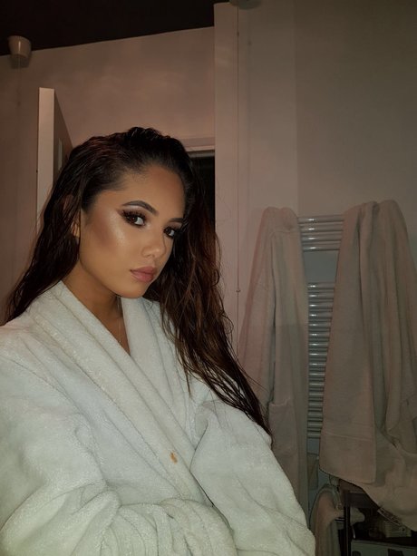 Saoirse Alicia Behzadi