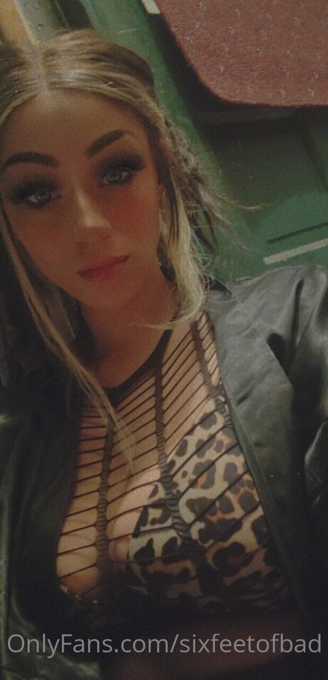 Sixfeetofbad