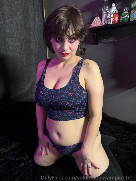 Voluptuousvampire Free