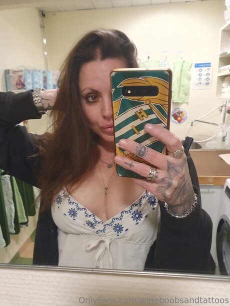 Bajenboobsandtattoos