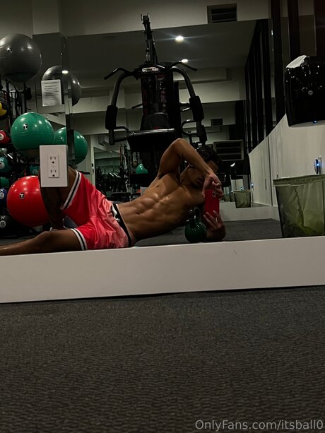 Itsball0