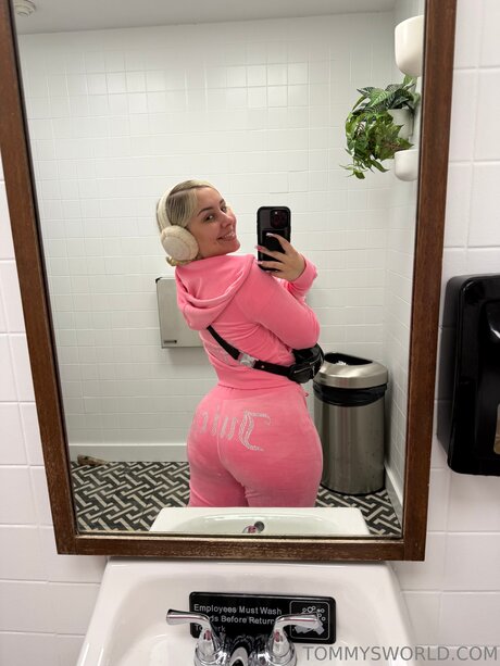 Nacktes geleaktes OnlyFans-Foto von Tommykingvip