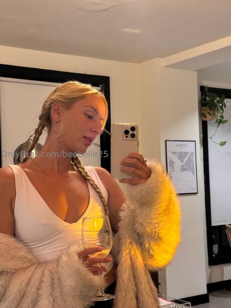 Beebelle25