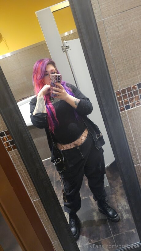 Bigtiddygothmommyuwu