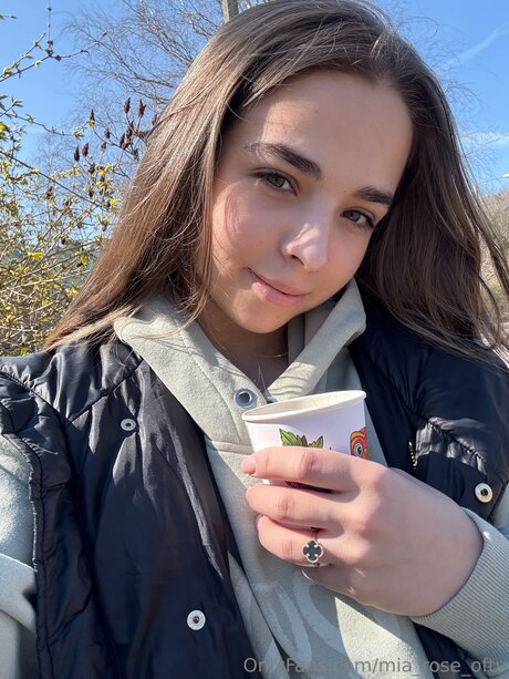 Nacktes geleaktes OnlyFans-Foto von Mia Rose Oftv