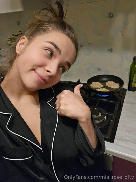 Mia Rose Oftv