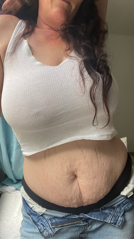 Thenaughtywifenxtdoor