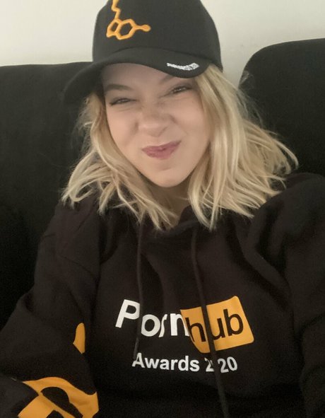 Samanthaflairofficial