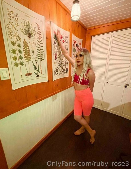 Nacktes geleaktes OnlyFans-Foto von Rubyrose3