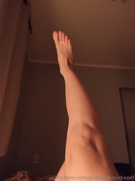 Goddessblondiefeet