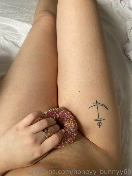 Honeyy Bunnyy69