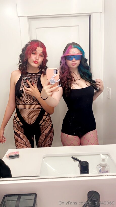 Bi Girl42069