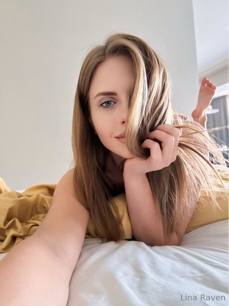 Lina Raven X