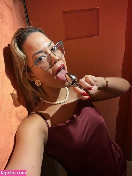 Hivia Silva Carneiro