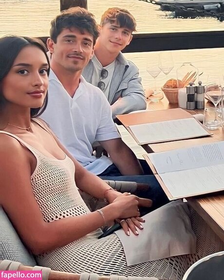 Alexandra Saint Mleux