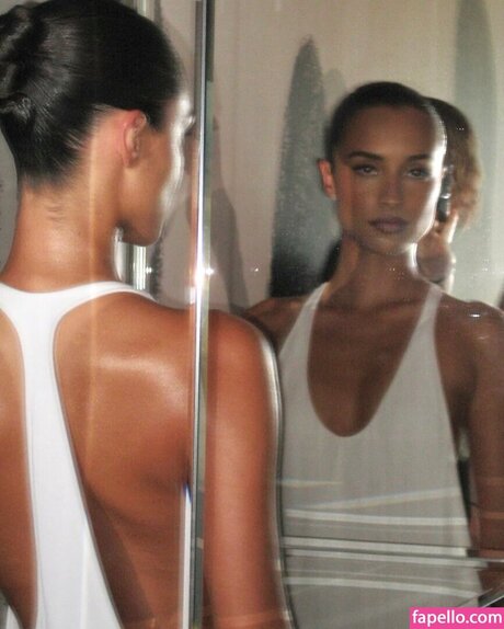 Alexandra Saint Mleux