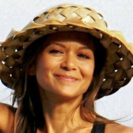 Nia Peeples