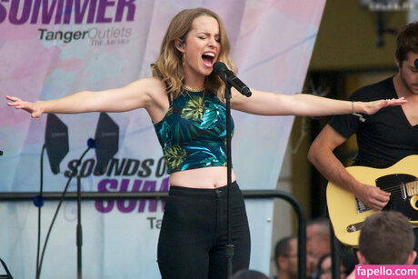 Bridgit Mendler