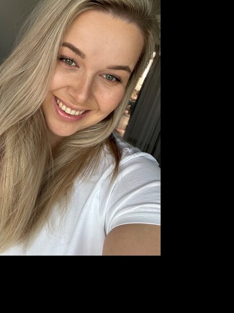 Nacktes geleaktes OnlyFans-Foto von Nikky Dream