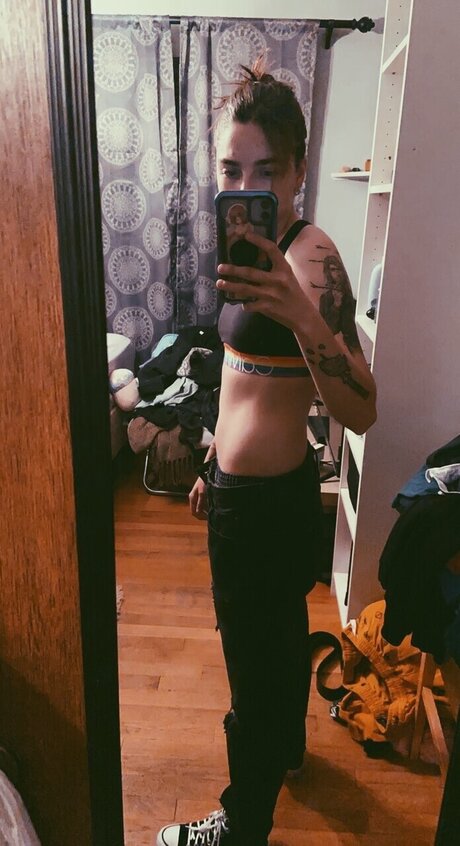 Nacktes geleaktes OnlyFans-Foto von Drops Of Jupiter