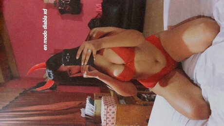 Nacktes geleaktes OnlyFans-Foto von Mia