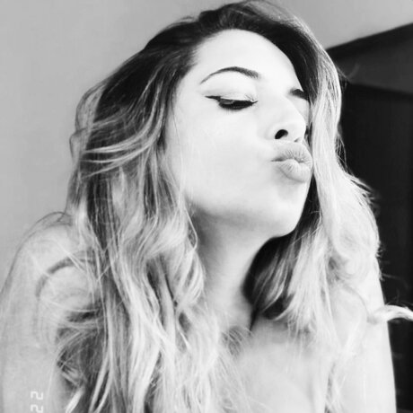 Nacktes geleaktes OnlyFans-Foto von Luana Latina