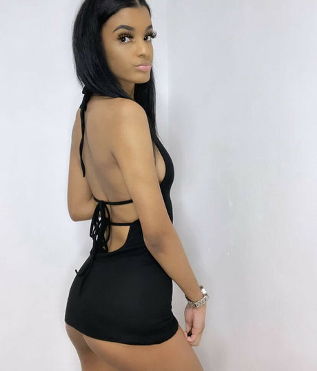 Nacktes geleaktes OnlyFans-Foto von Alisha Romain